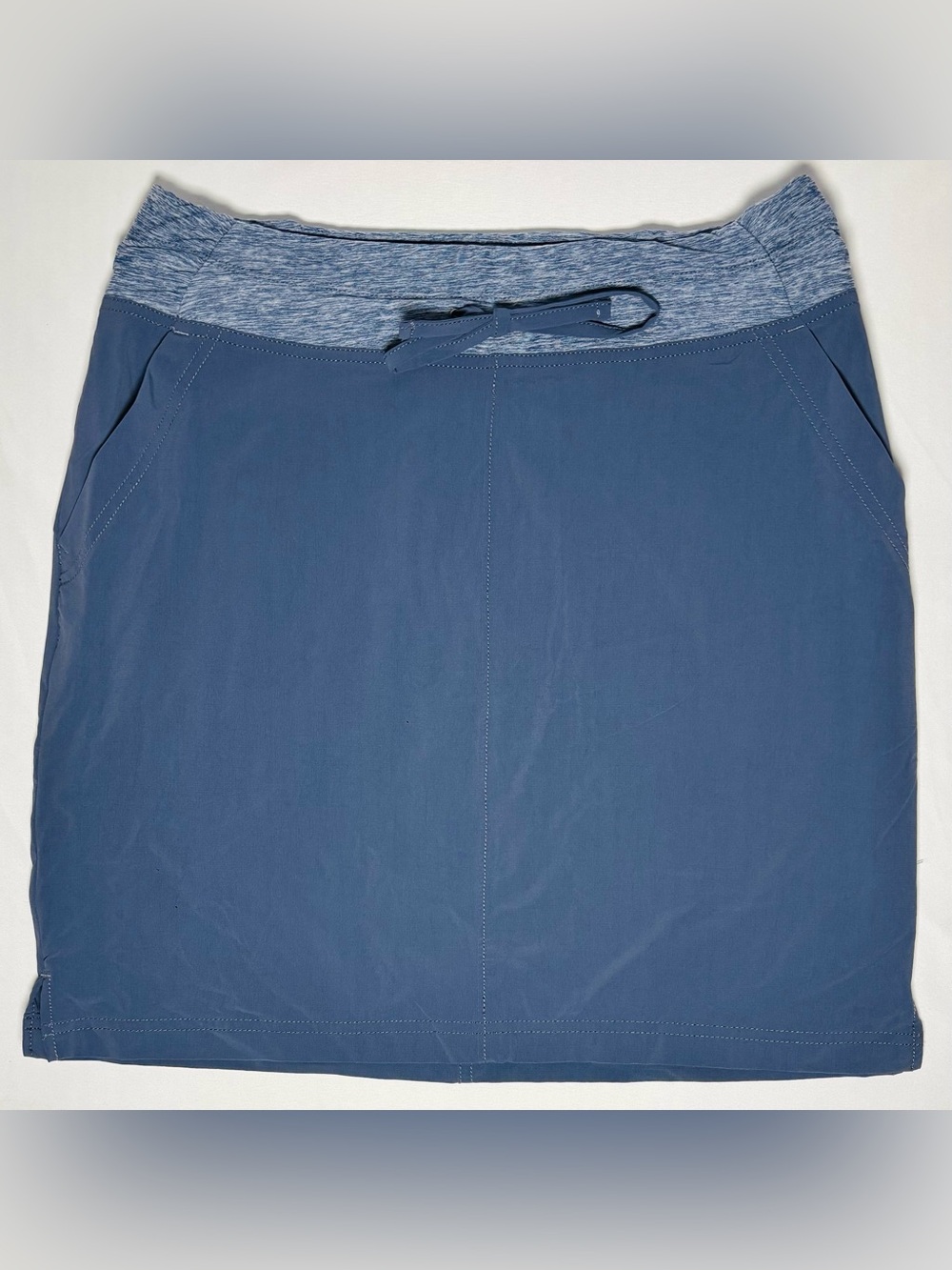 Duluth Trading Company Armachillo Cooling Skort Women's Size 8 Navy Excellent